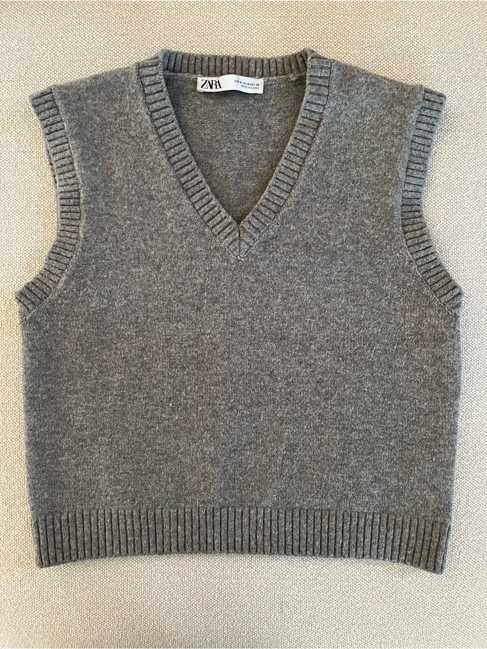 Zara Women’s Heather Gray V Neck Sweater Vest Size Medium